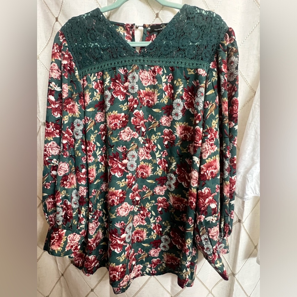 Suzanne Betro Green floral top XL